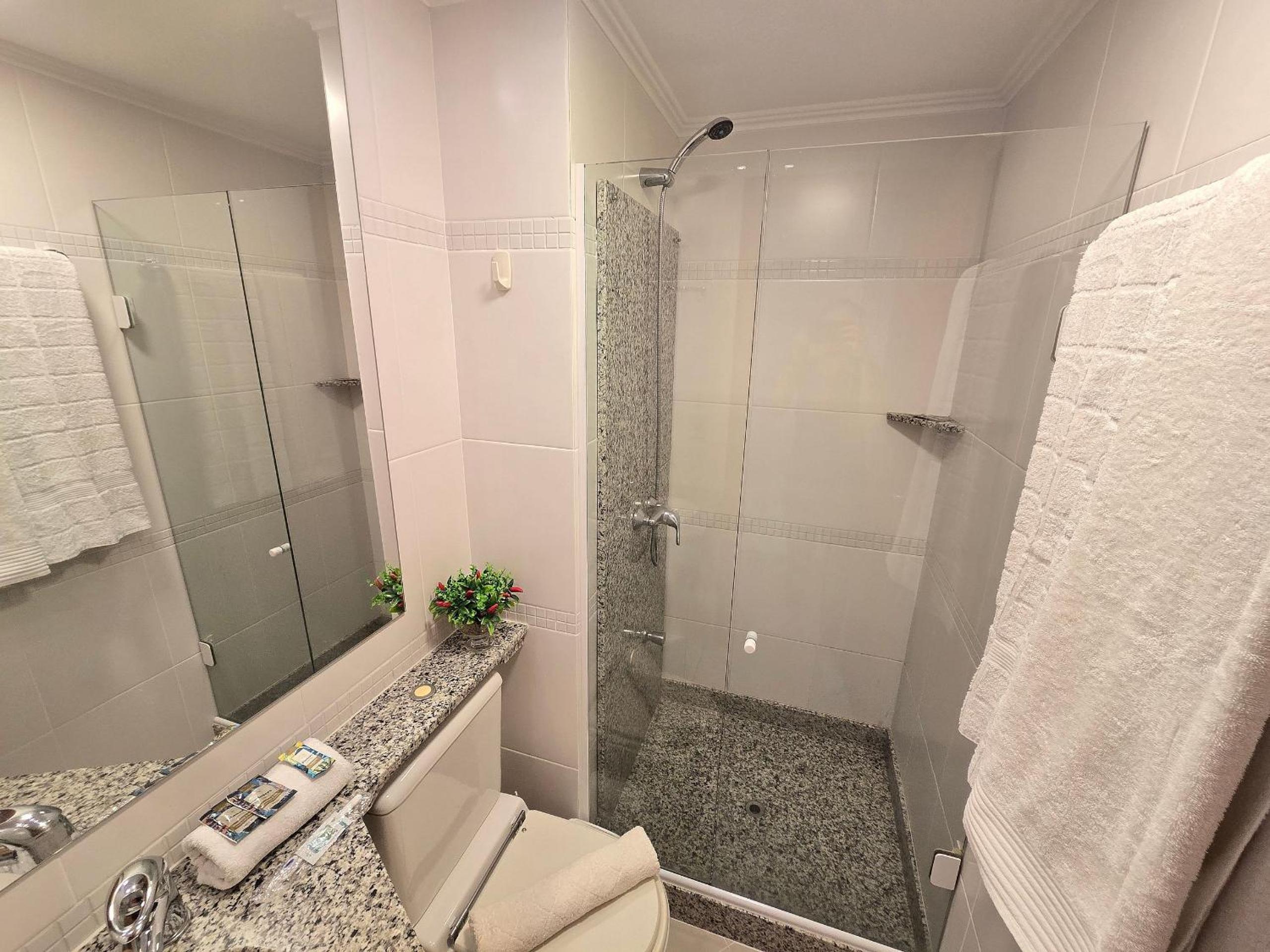 Apartamentos Ed. Costa Sul - Centro BC/Piscina/Jacuzzi/Garagem