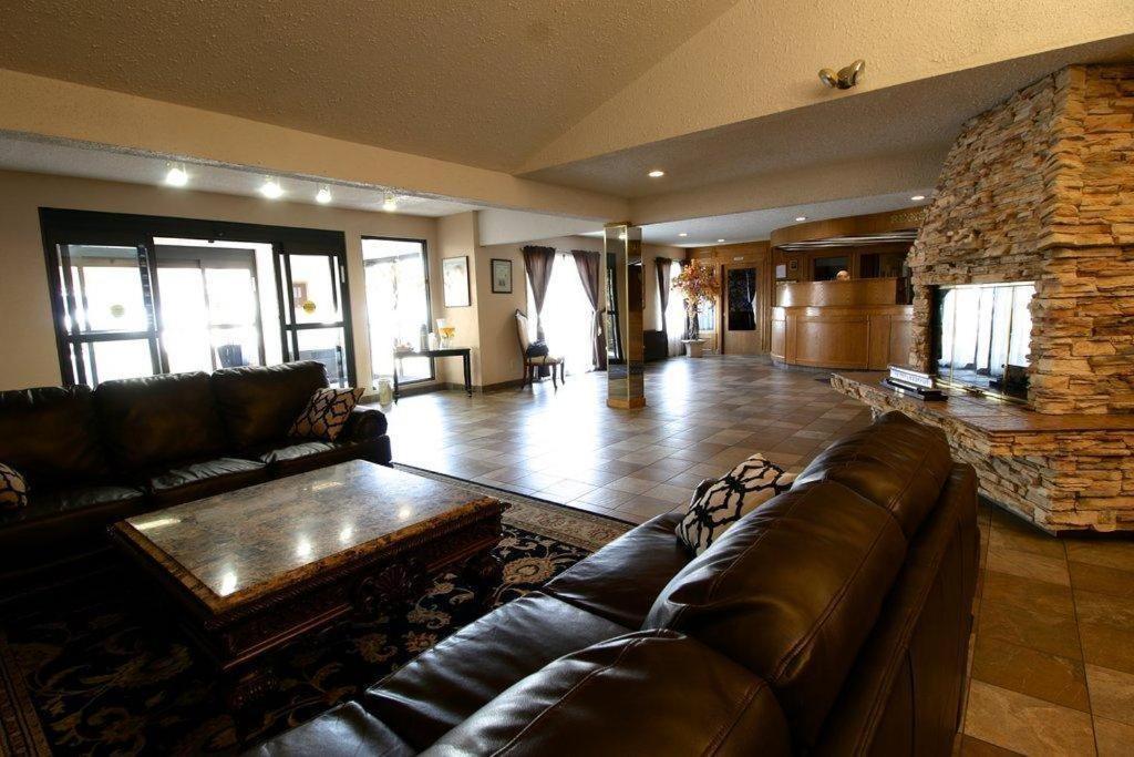 Medicine Hat Inn & Suites