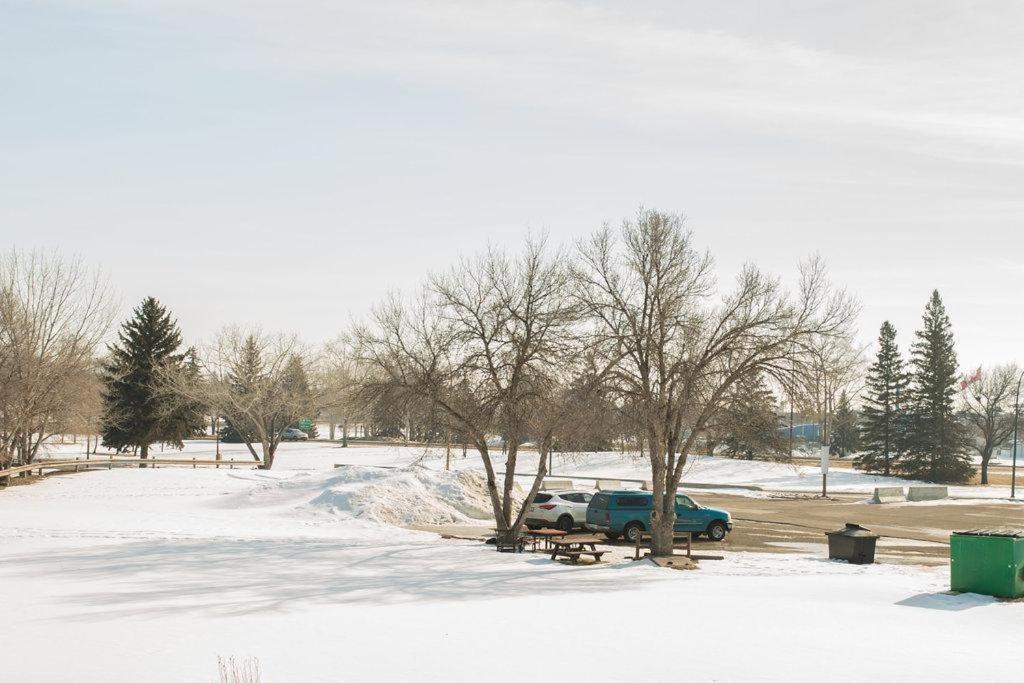 Medicine Hat Inn & Suites