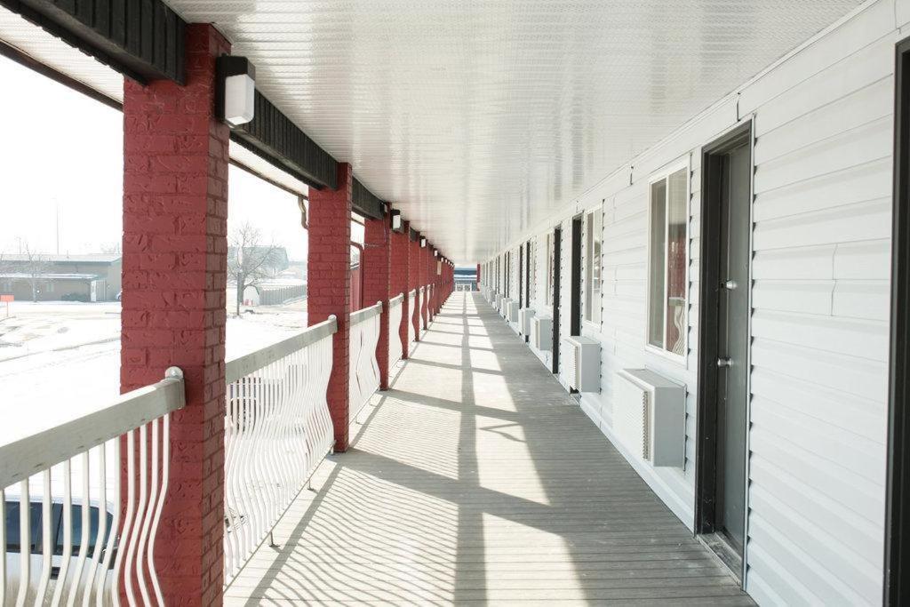 Medicine Hat Inn & Suites