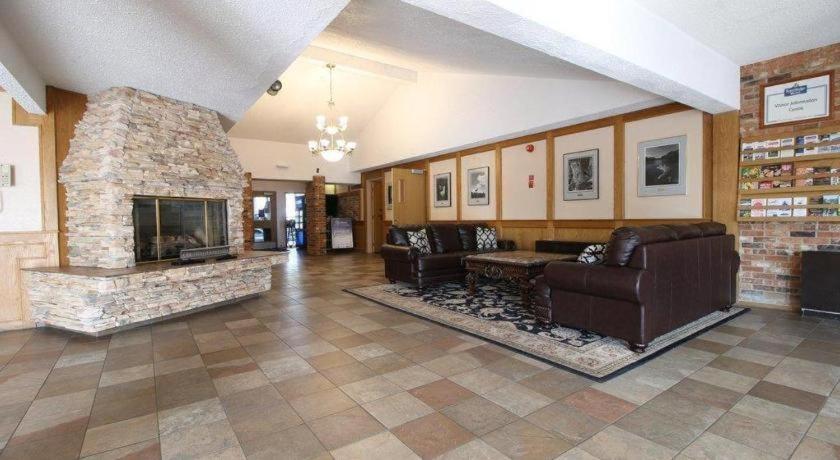 Medicine Hat Inn & Suites