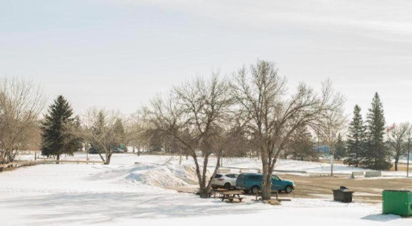 Medicine Hat Inn & Suites