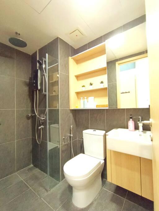 COL 23a8B Modern KLCC View Studio