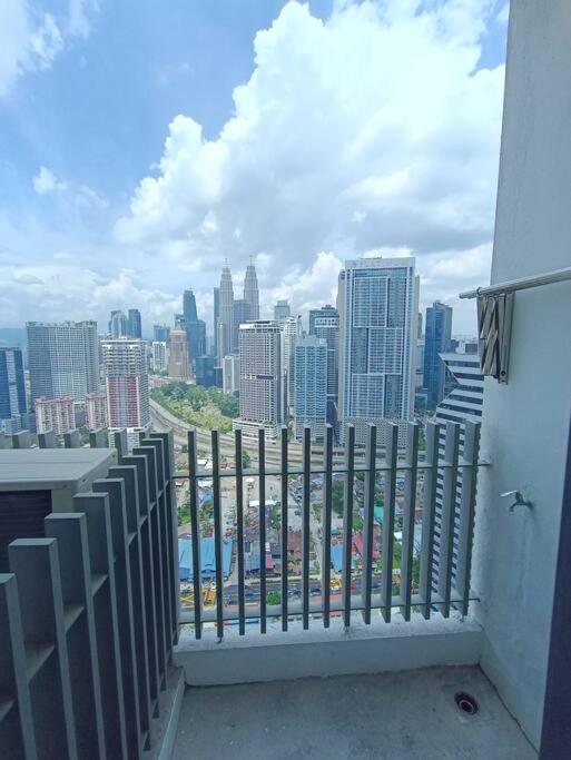 COL 23a8B Modern KLCC View Studio