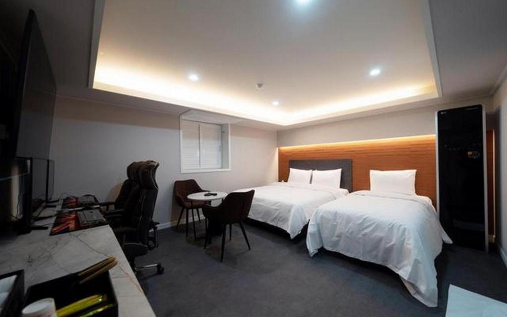 NINE HOTEL