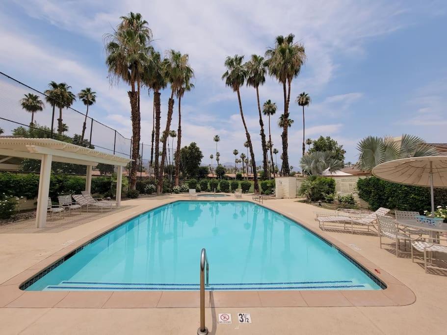 High-End Mid-Century Condo on the golf course view 3