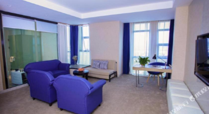 Kyriad Marvelous Hotel Xiangyin Bus Station