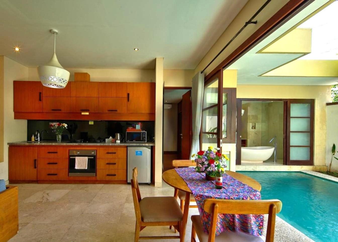 Beautiful Bali Villas - 6 mins walk to the beach