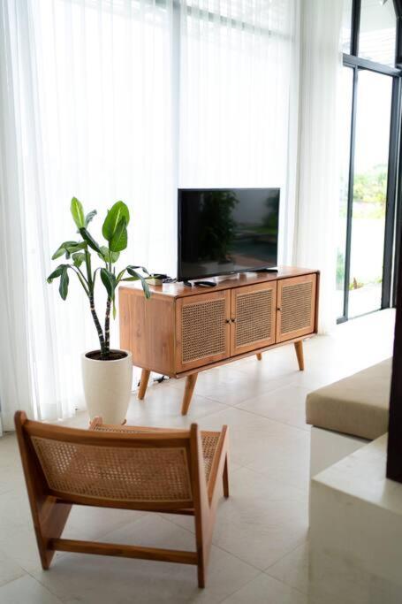 Canggu 4BR Private Pool Rooftop Mila Mou Villa by Bali Bliss Properties view 4