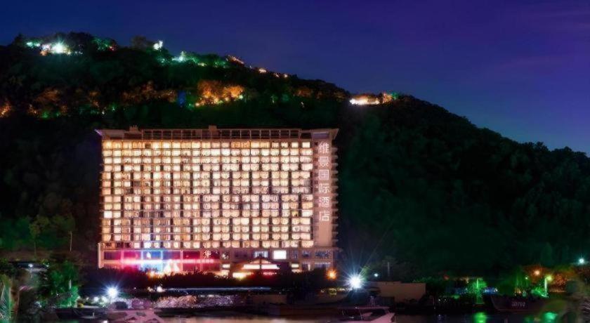Grand Metro Park Bay Hotel