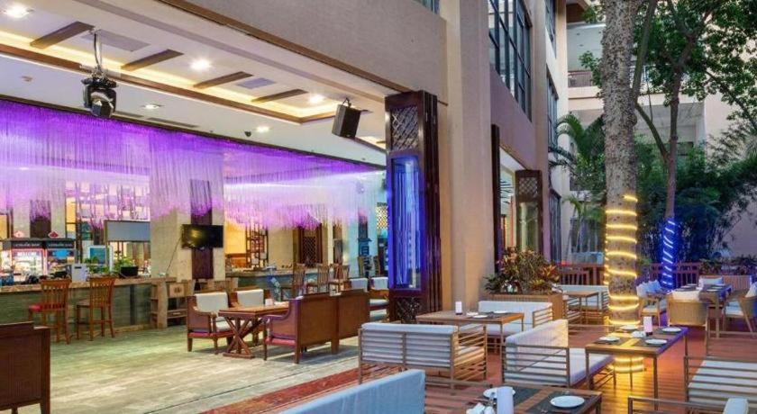 Grand Metro Park Bay Hotel