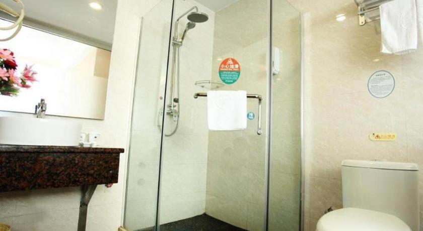 GreenTree Inn Guangzhou Panyu Bus Station Business Hotel