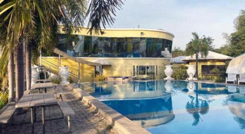 Metro Vigan Fiesta Garden Hotel