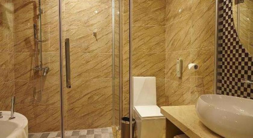 Lavande Hotel Wuhan Huanghelou Branch