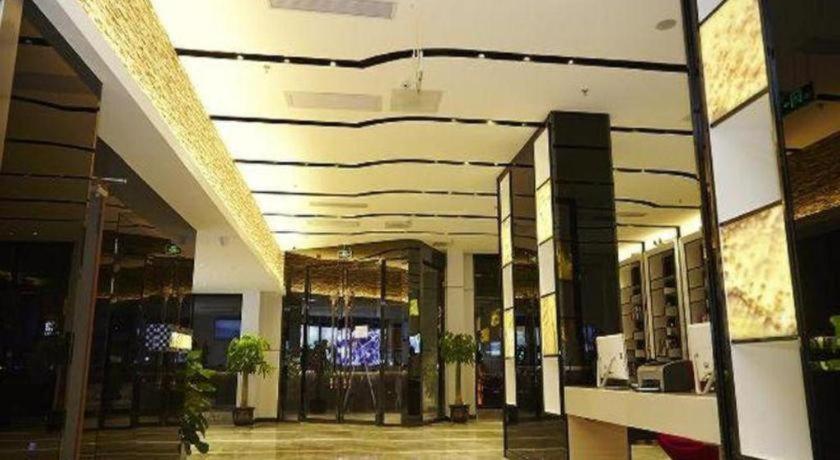 Lavande Hotel Wuhan Huanghelou Branch