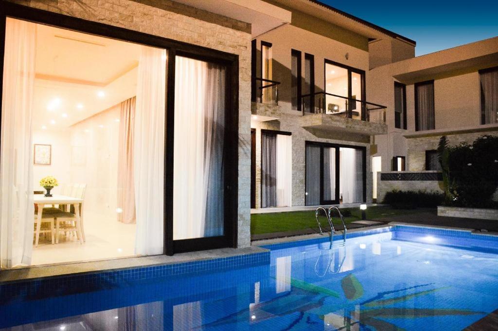 Diamond Bay Golf and Villas