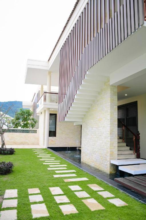 Diamond Bay Golf and Villas