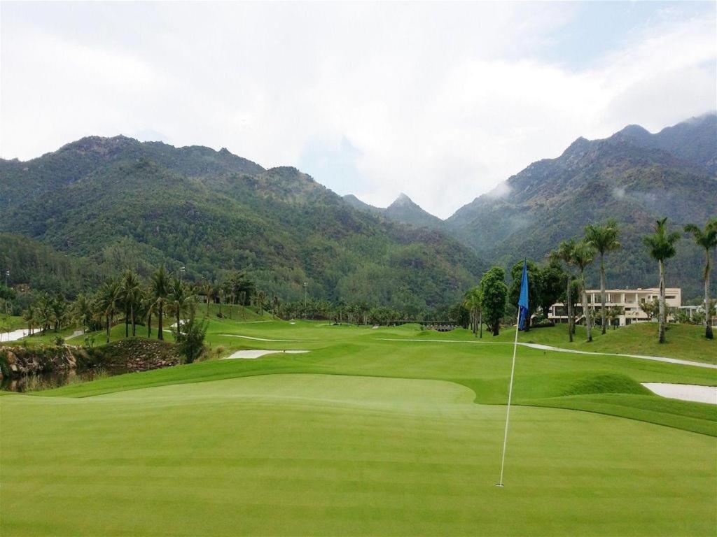 Diamond Bay Golf and Villas