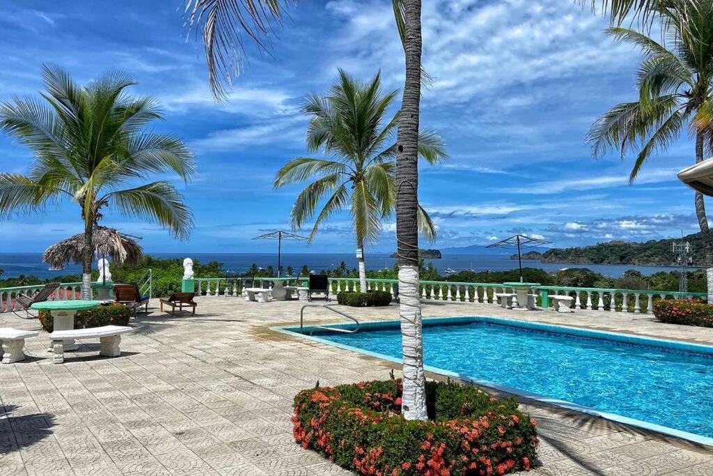 Charming 2BR with Ocean View