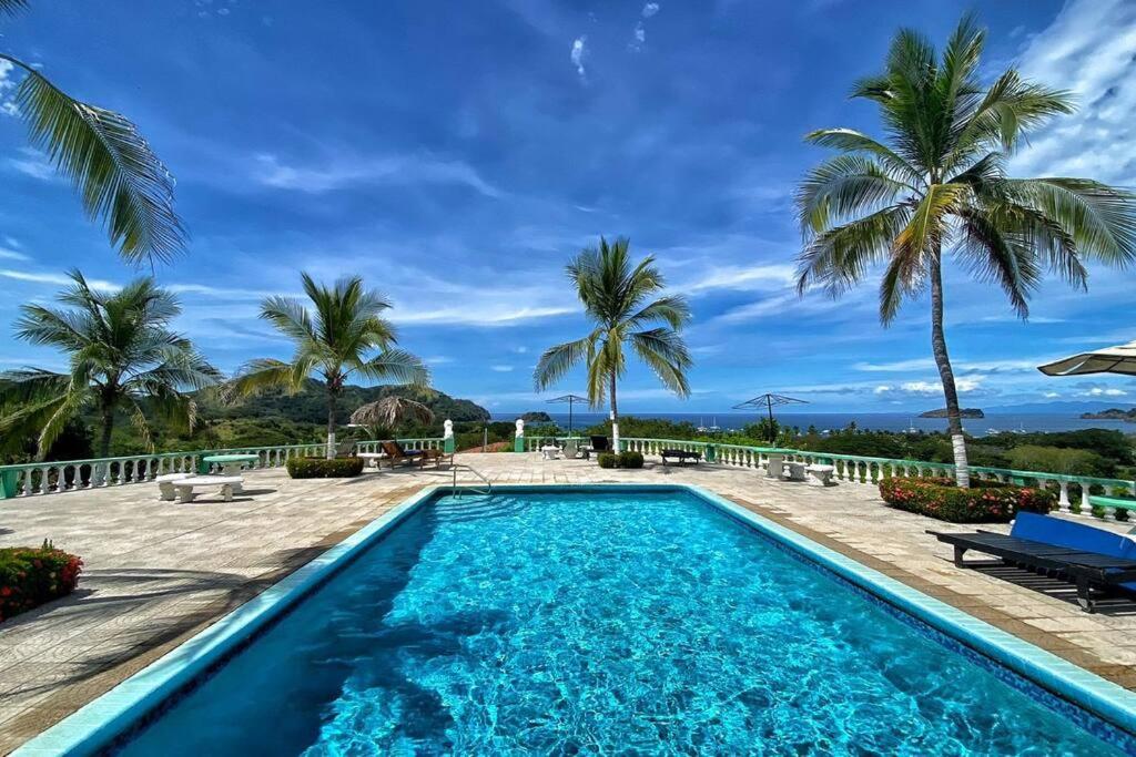 Charming 2BR with Ocean View