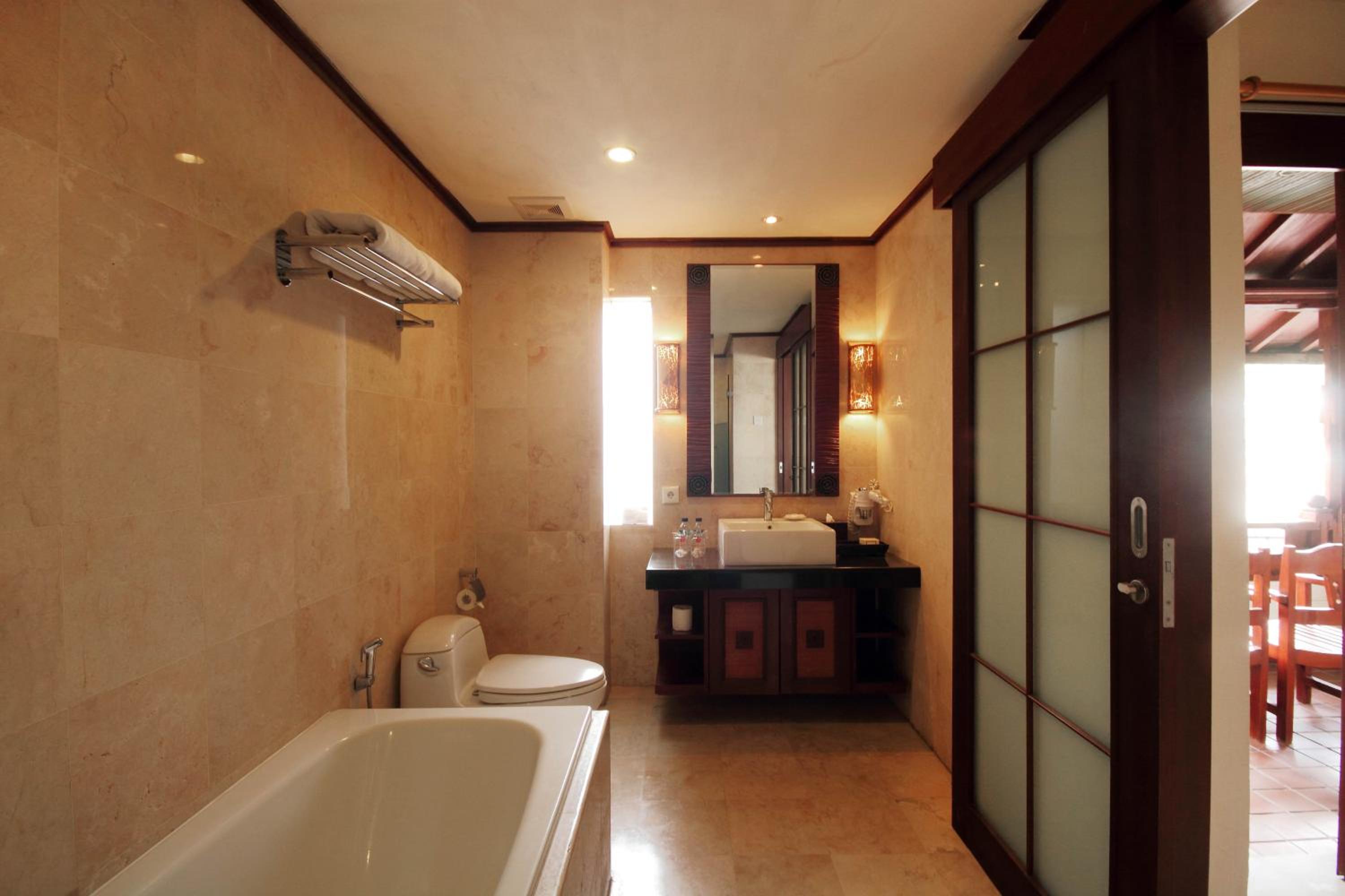 Grand Balisani Suites Hotel
