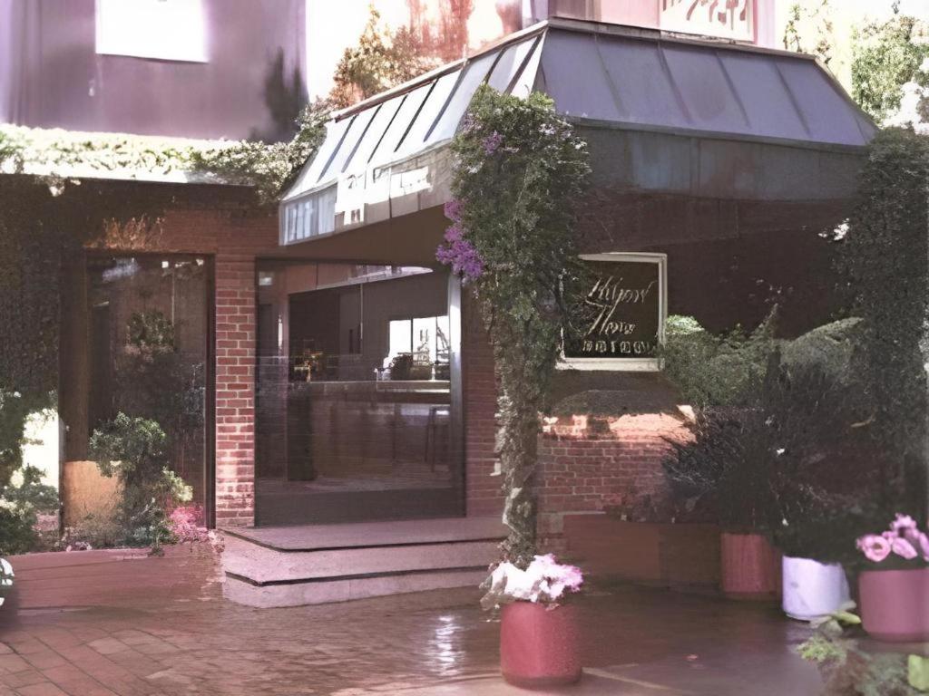 Hilgard House Westwood Village