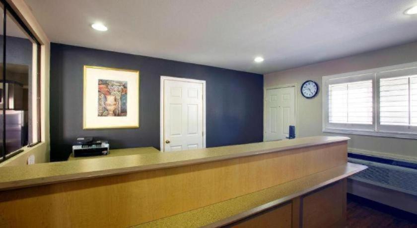 Americas Best Value Inn Midland view 5
