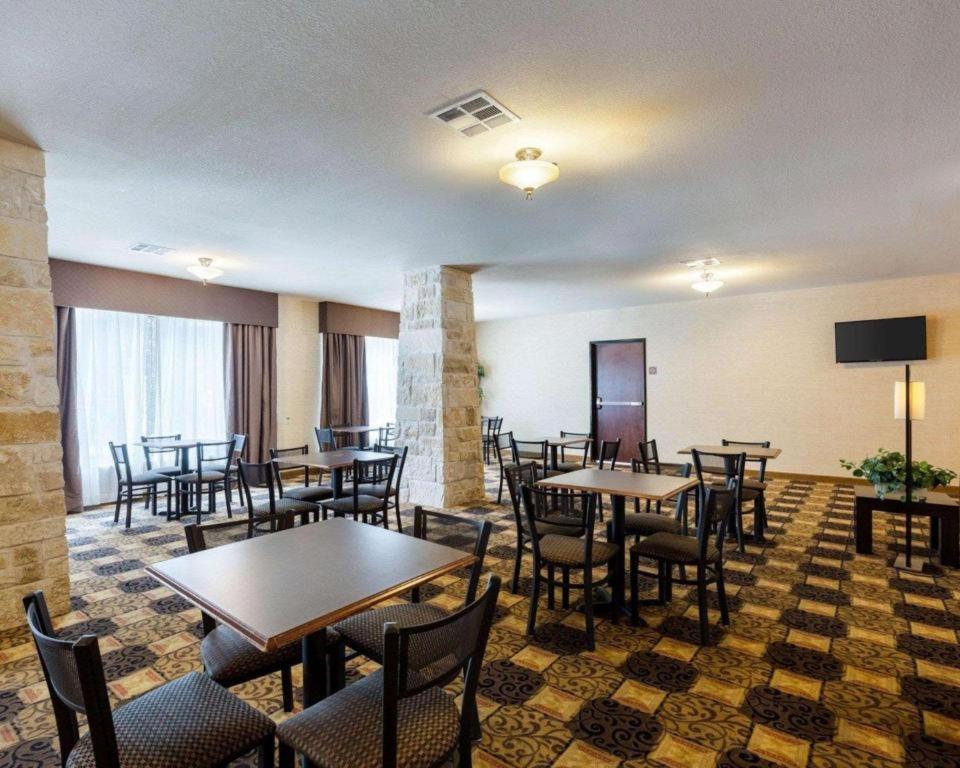 Quality Suites