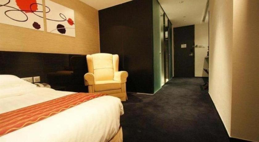 Noble Park Hotel