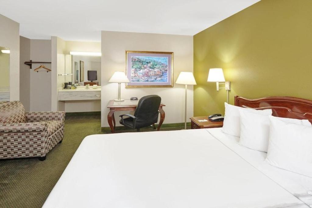 Chicago Lake Shore Hotel photo 5