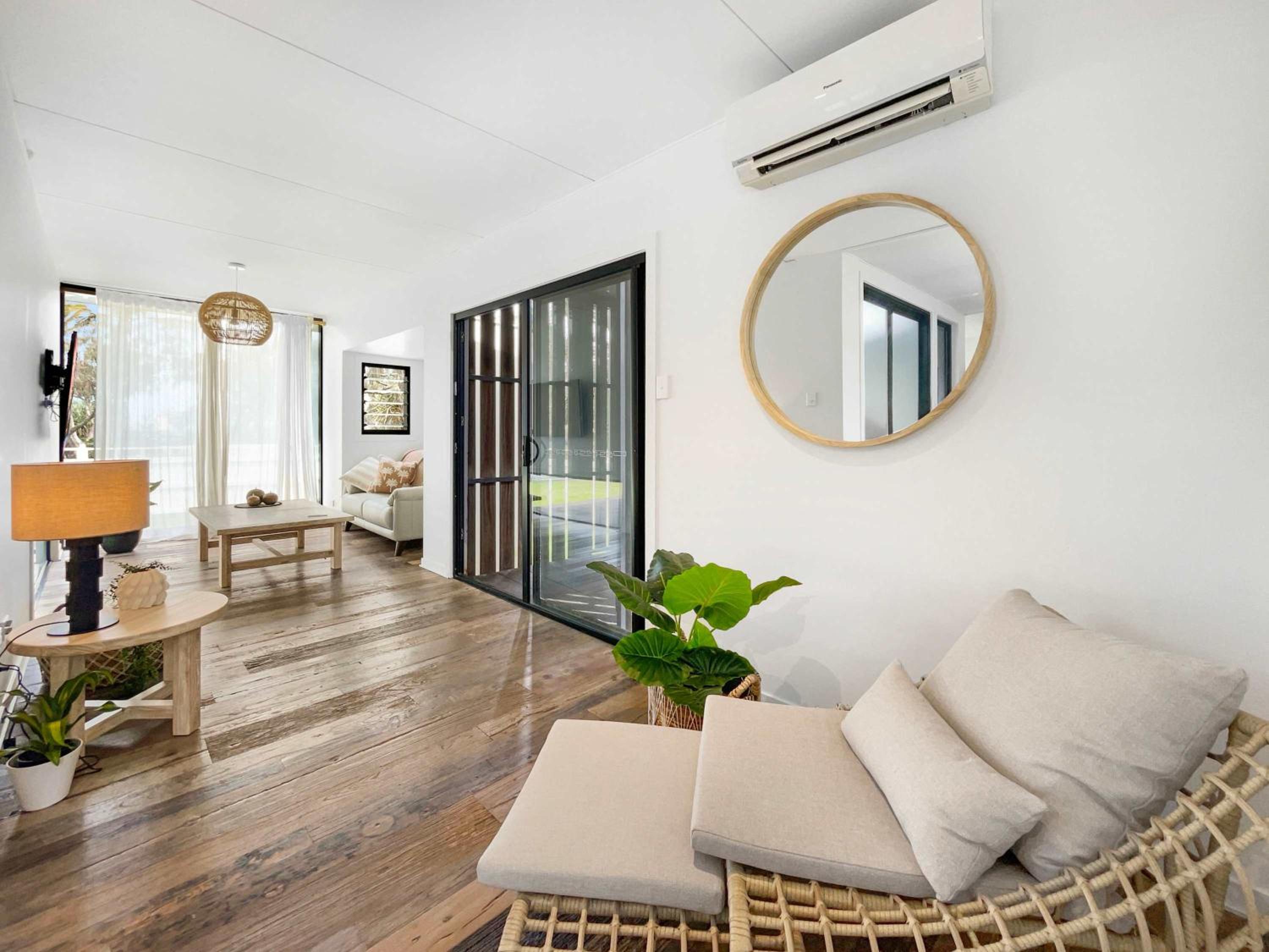 Funky Beachfront House Opposite Kawana Surf Club