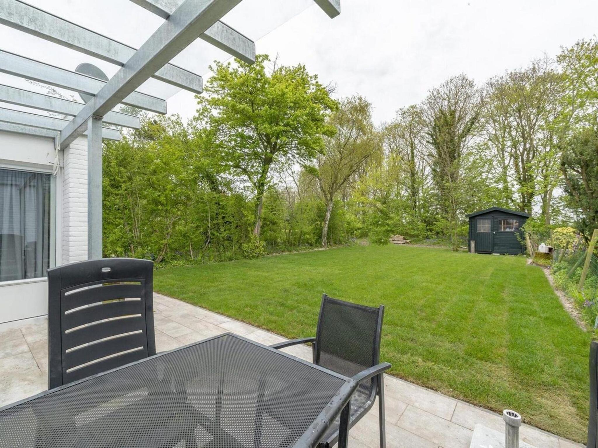 Duinland 146 for 4 guests with garden