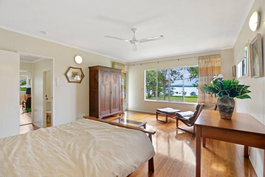 Welcome to Waterfront Views