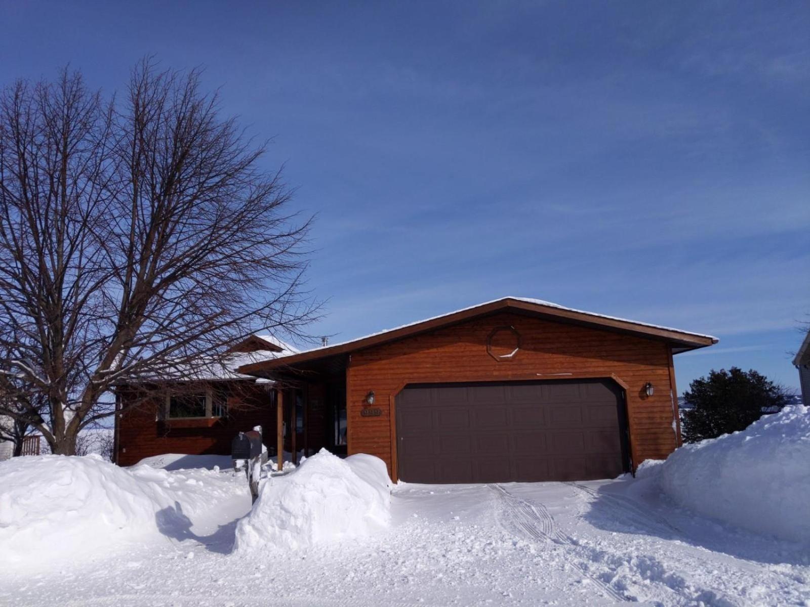 Hotel Huron Haven - Image 1