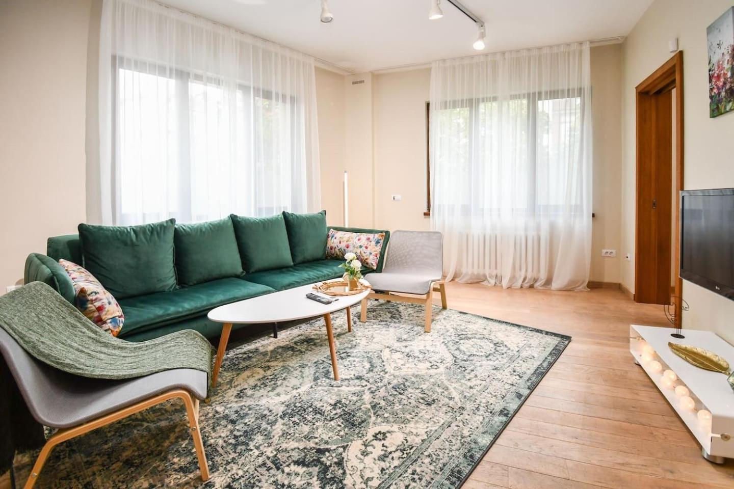 You Will This New Modern & Spacious Apt!