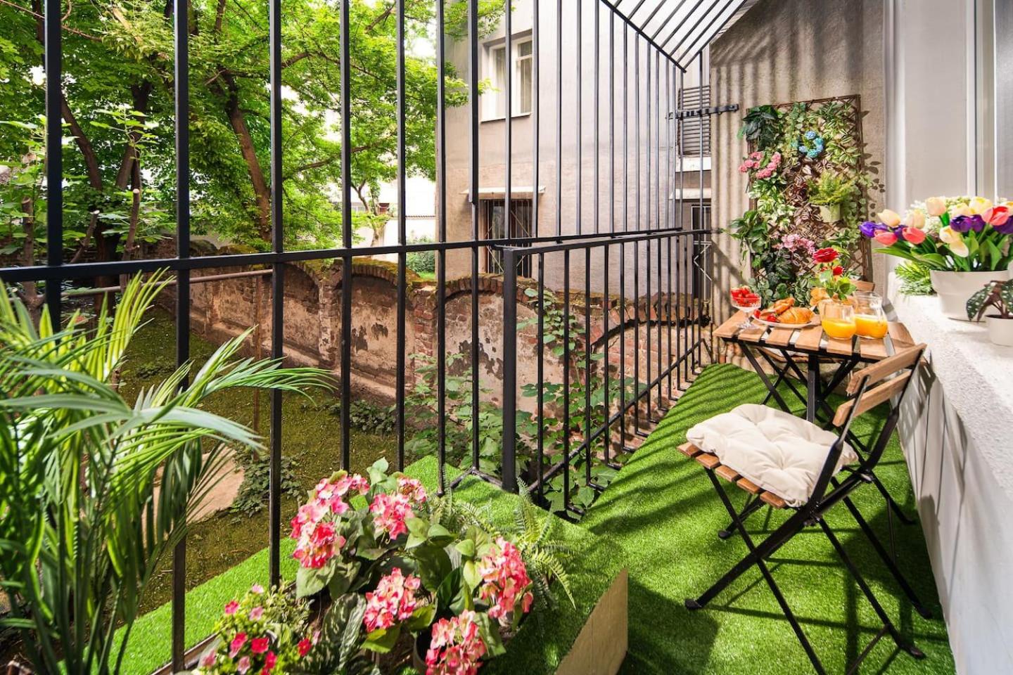 Your Spacious Home With Terrace & 3 Acs
