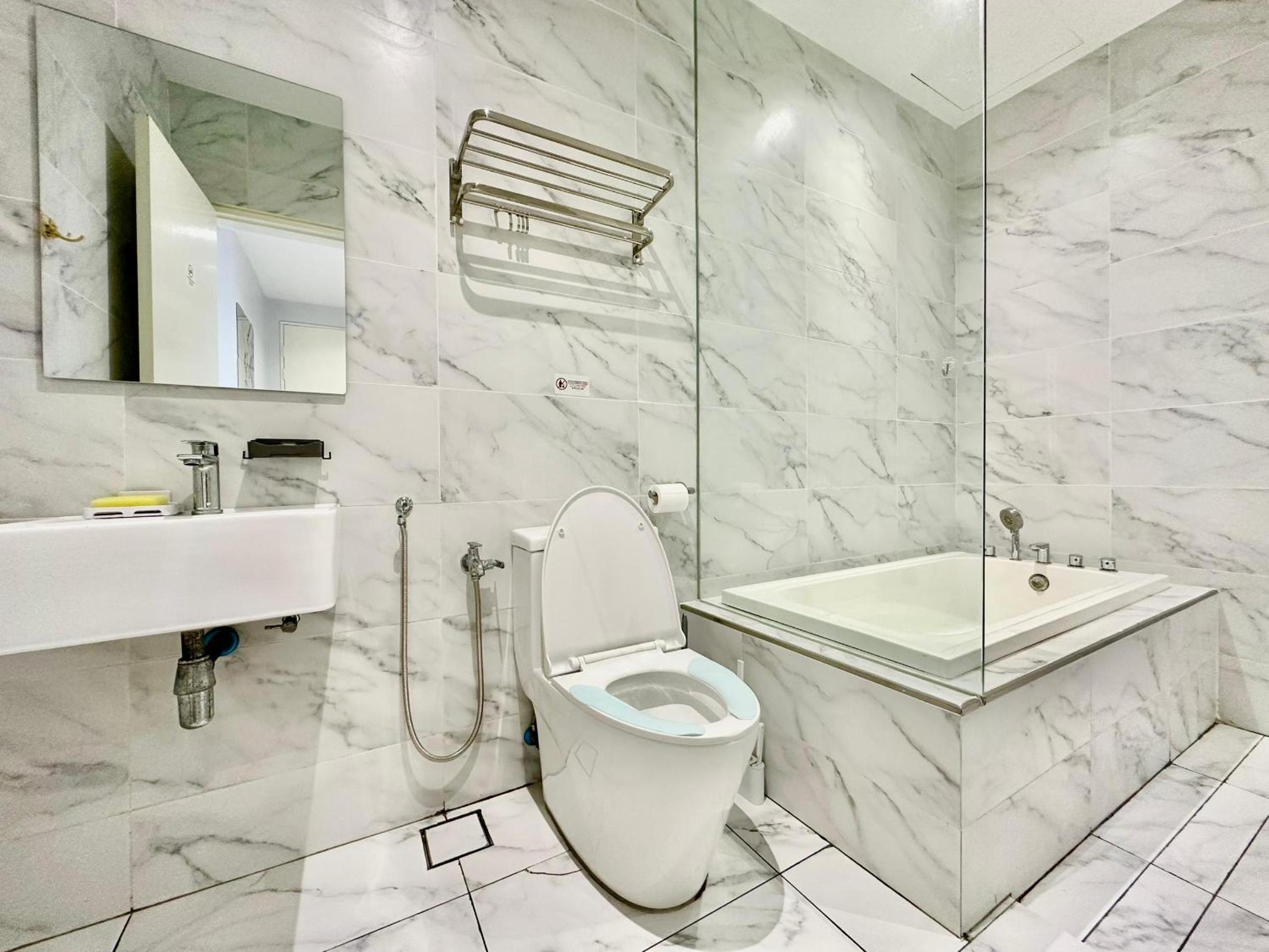 Imperio Residence 2 Bedrooms Private Jacuzzi Villa by MJ Holiday photo 3