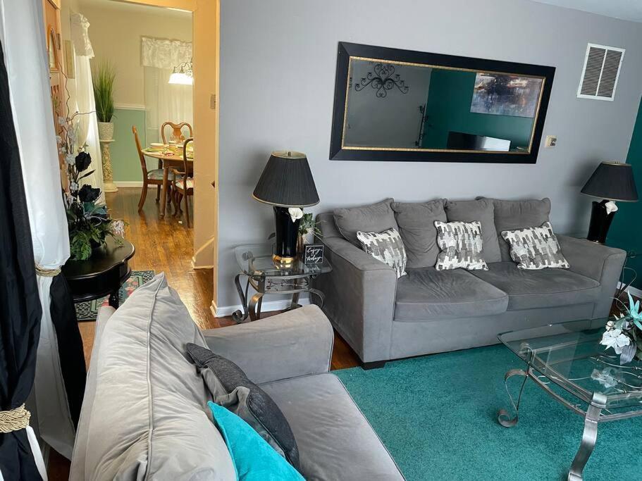 Cozy Home 5 Mins From I95 Train Beach Shopping - Property Image 10