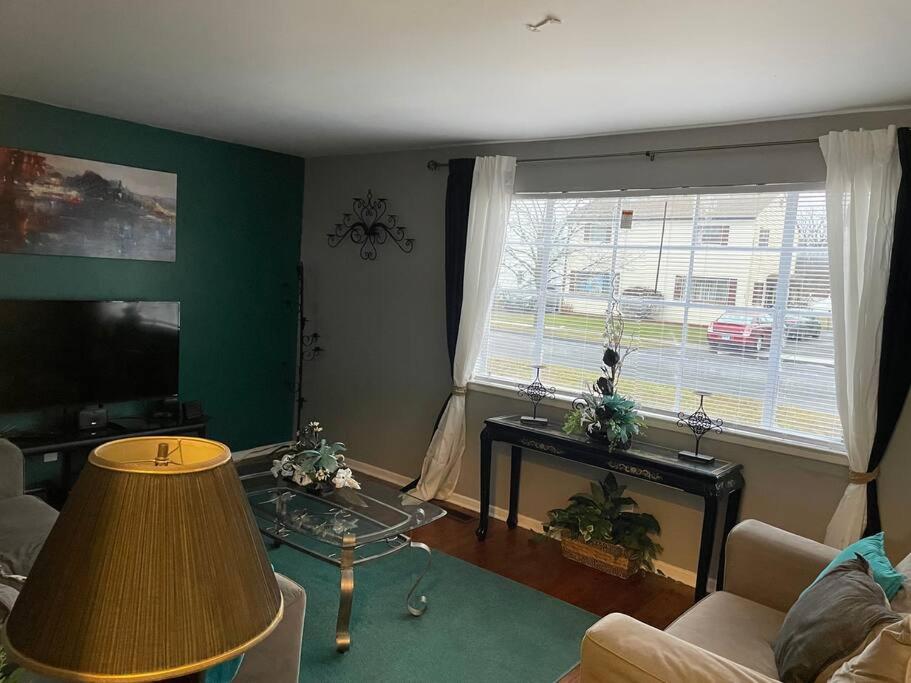 Cozy Home 5 Mins From I95 Train Beach Shopping - Property Image 26
