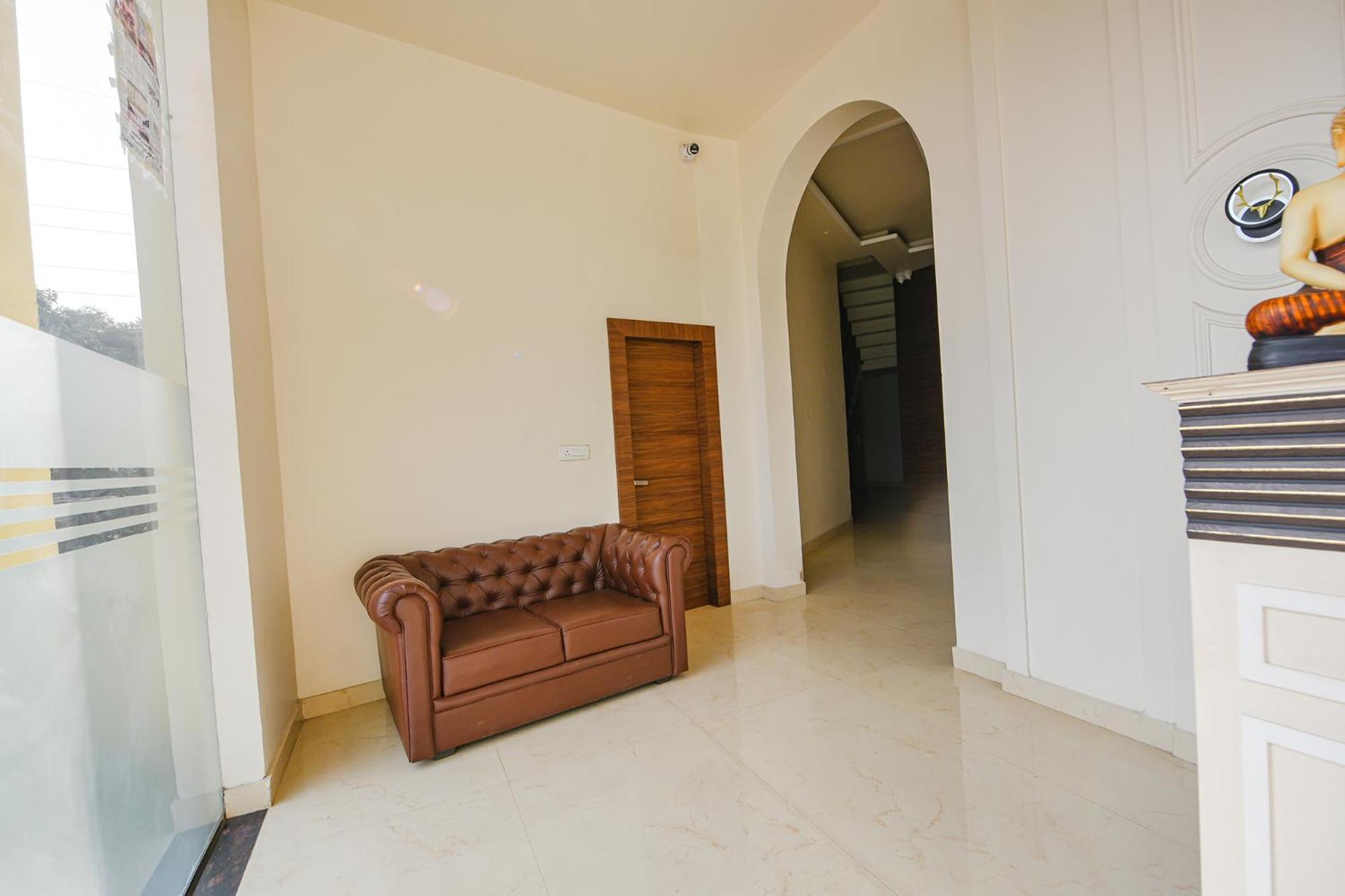 FabHotel K9 Royal