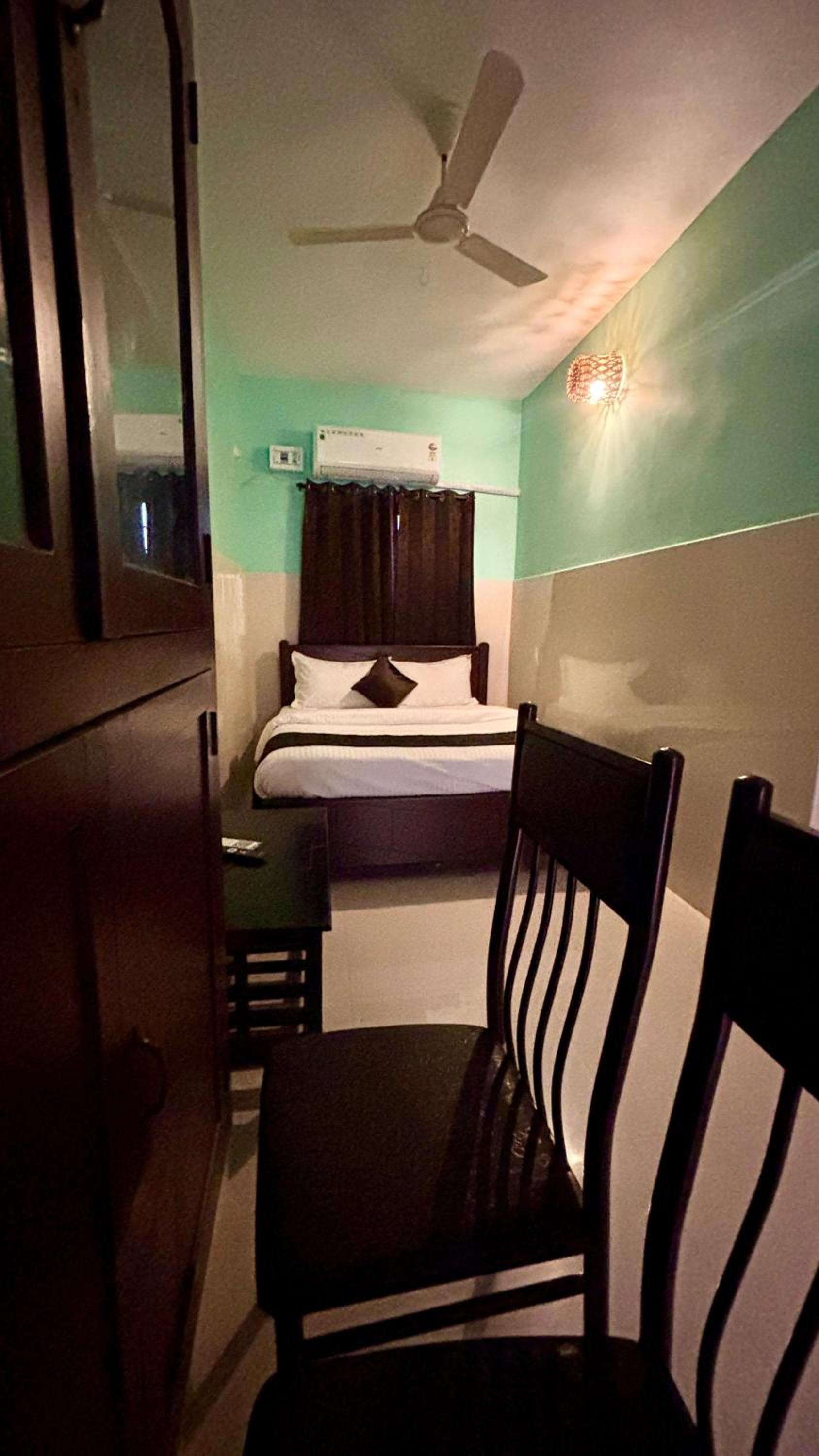 SHaLos Inn