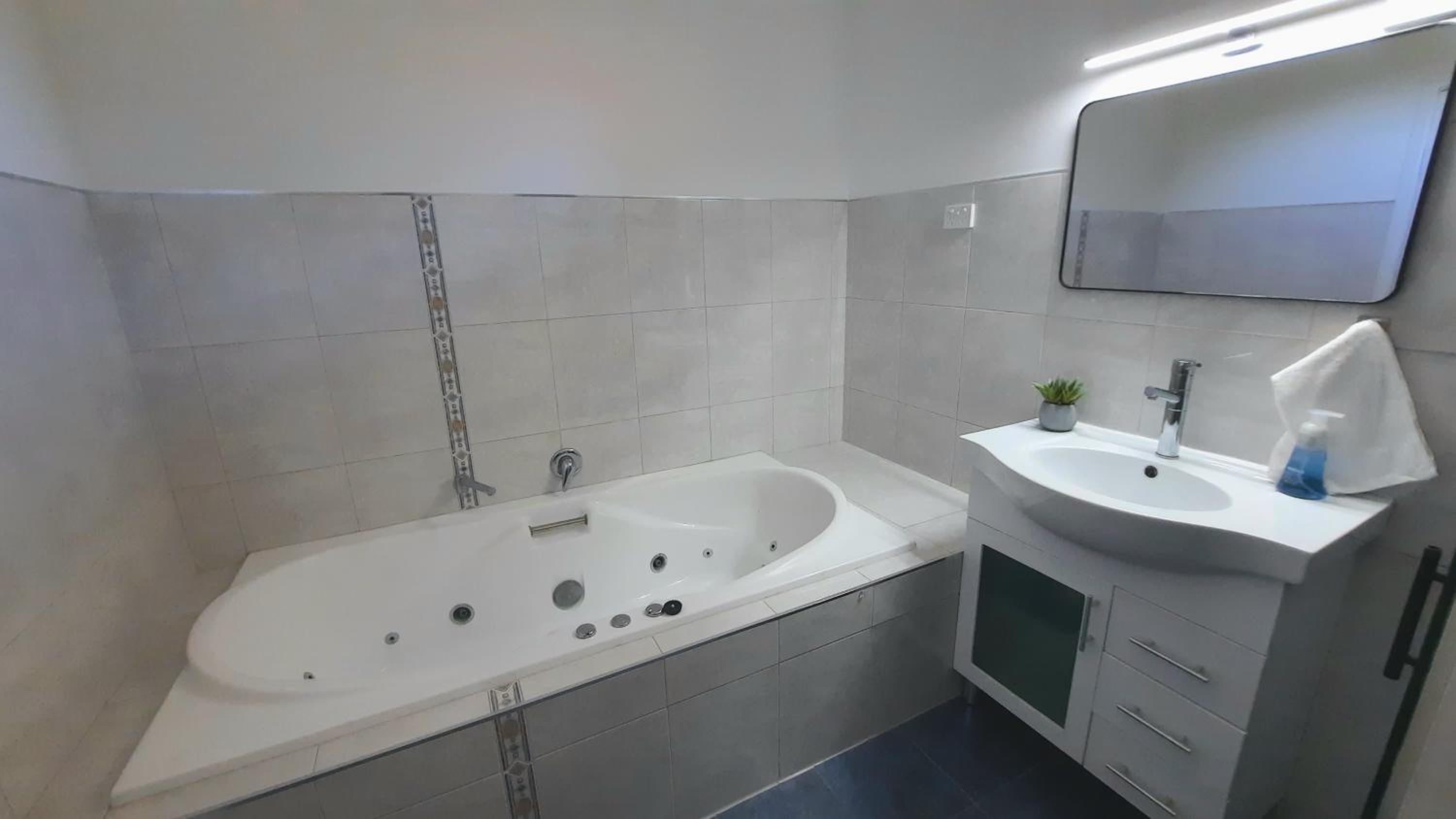 Tidal Pool Retreat - Central Kingscote - 50m to beach
