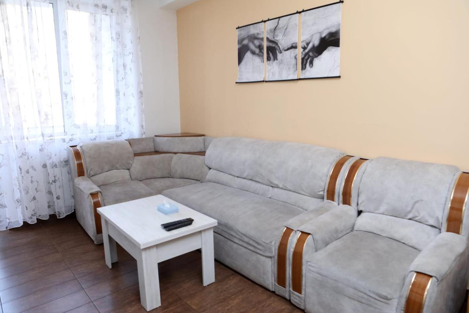 North avenue Art apartment