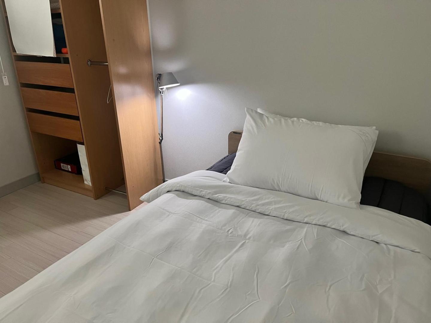 Private Room for Solo Female Travelers near Hongdae, Seoul view 4