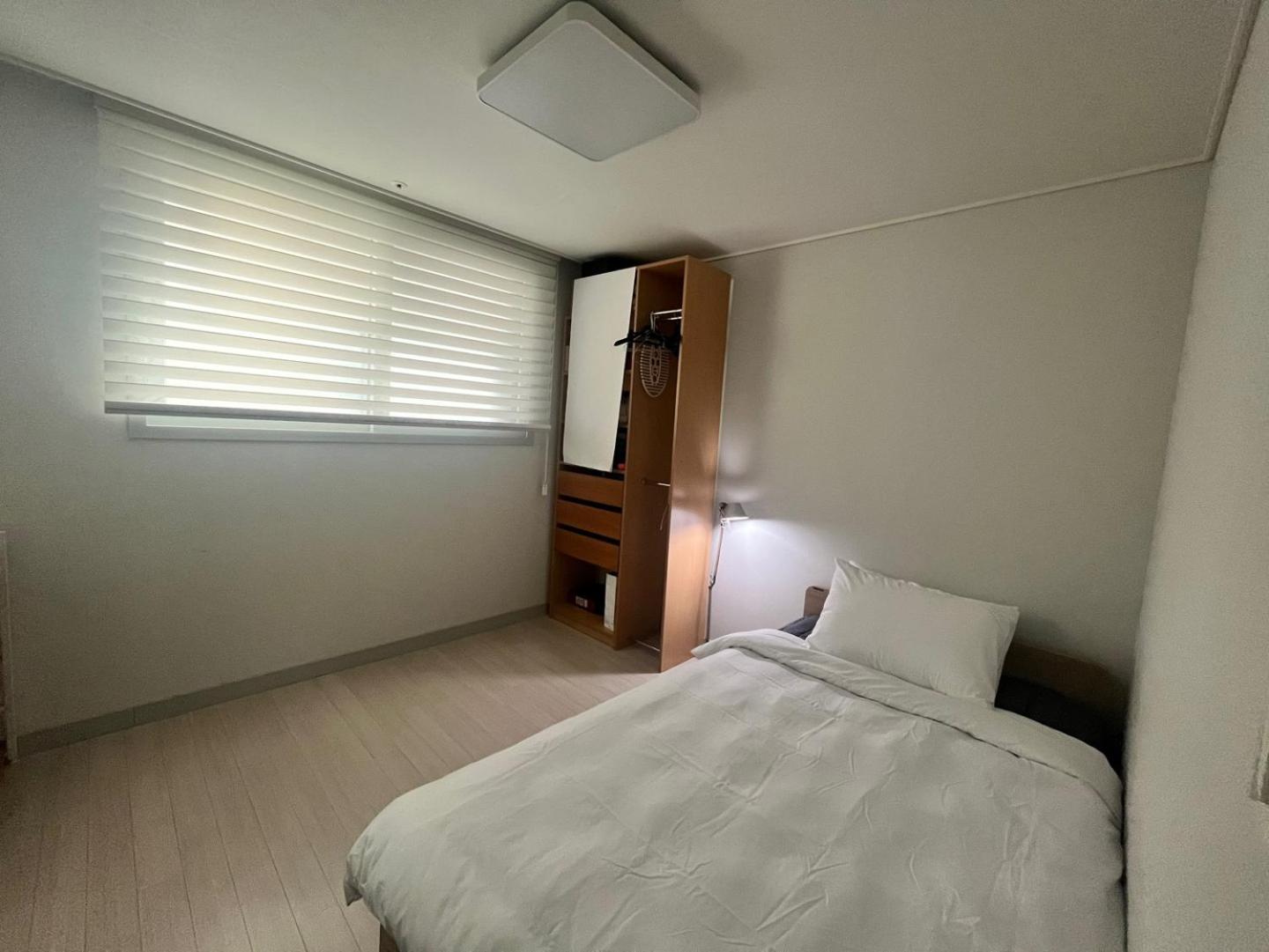 Private Room for Solo Female Travelers near Hongdae, Seoul view 3