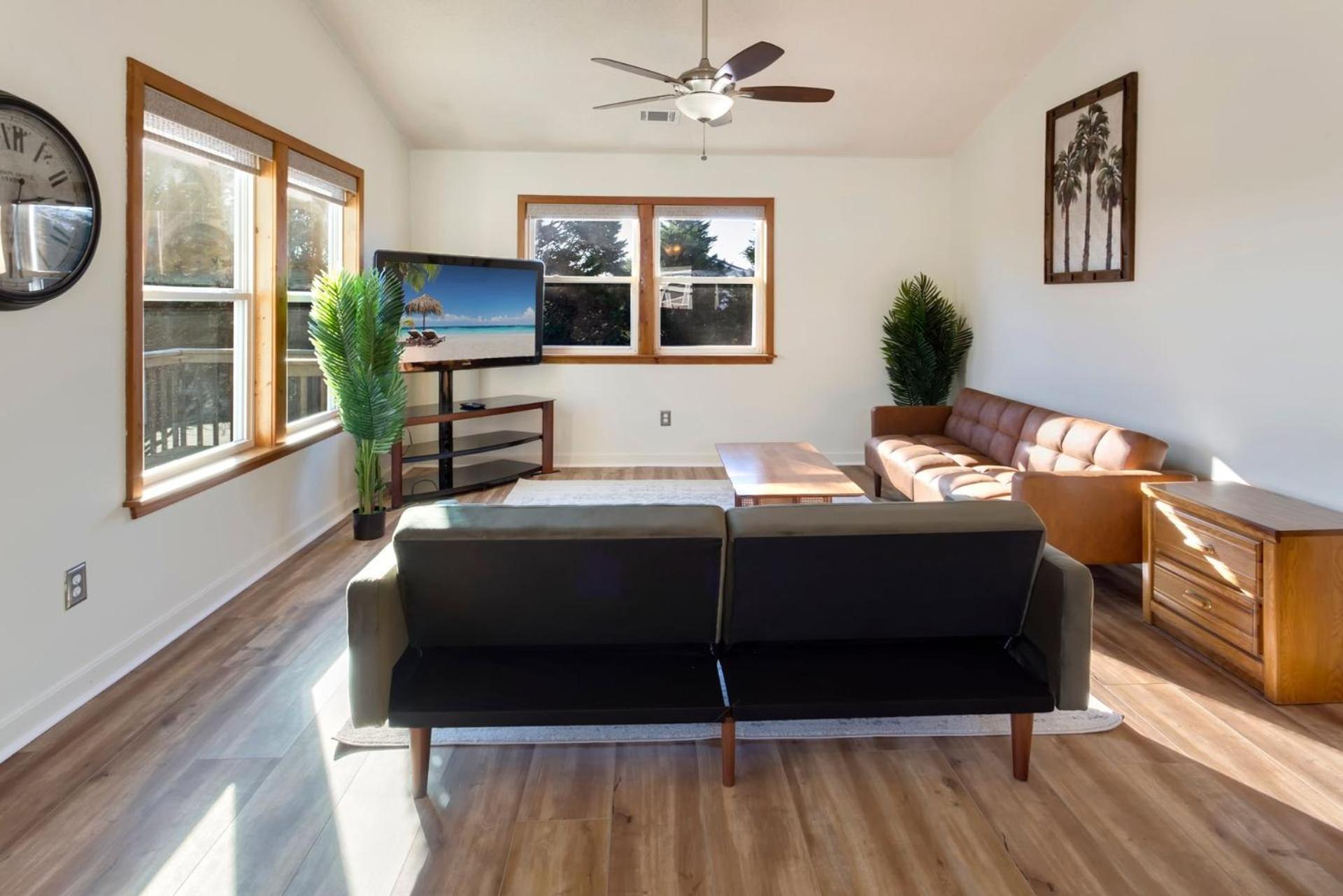 5013 Sunkissed Sanctuary 3 Min Drive to Beach view 3