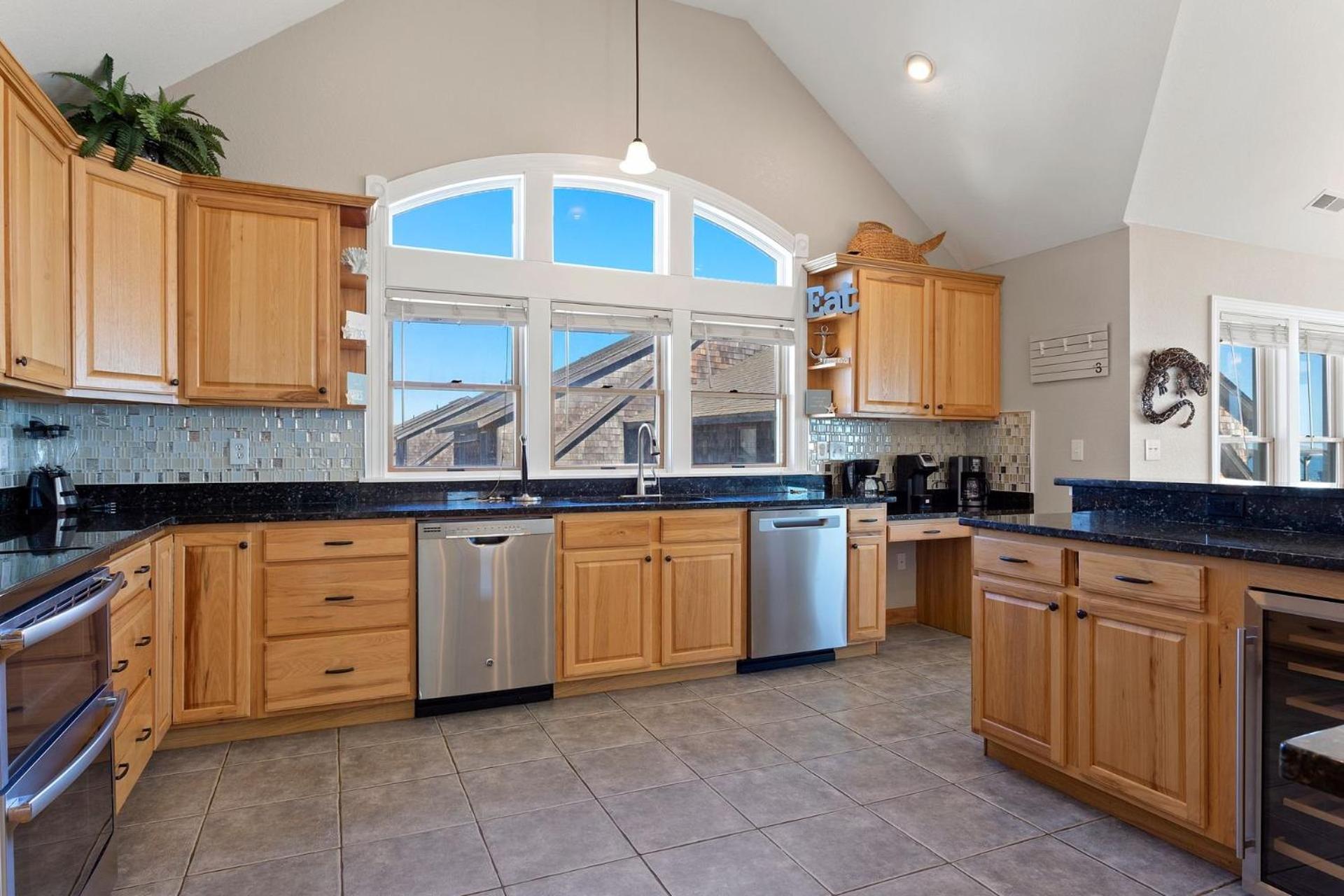 Just Fab 8 Bedrooms Oceanfront Luxury Saltwater Pool Elevator Game Room