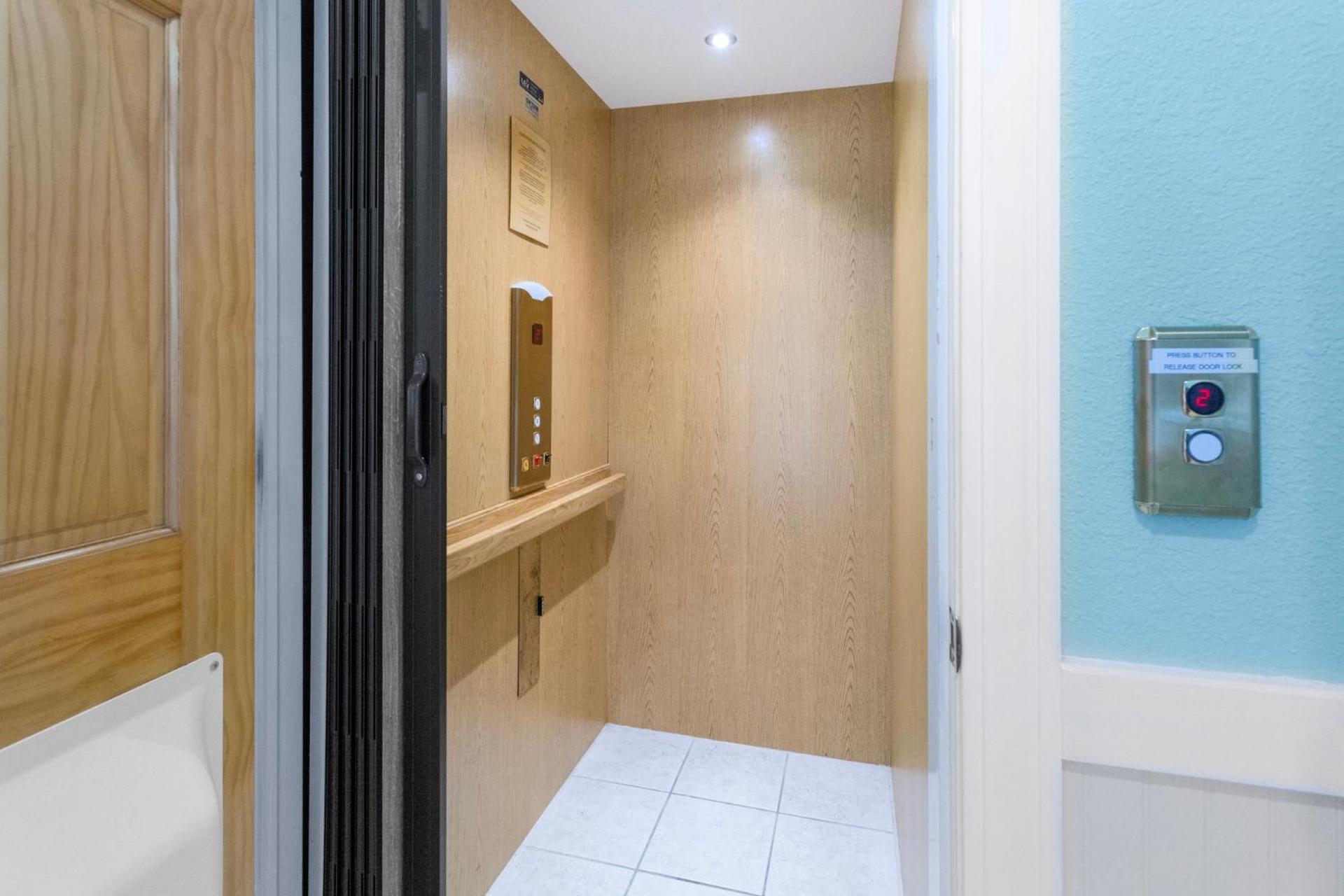 Just Fab 8 Bedrooms Oceanfront Luxury Saltwater Pool Elevator Game Room