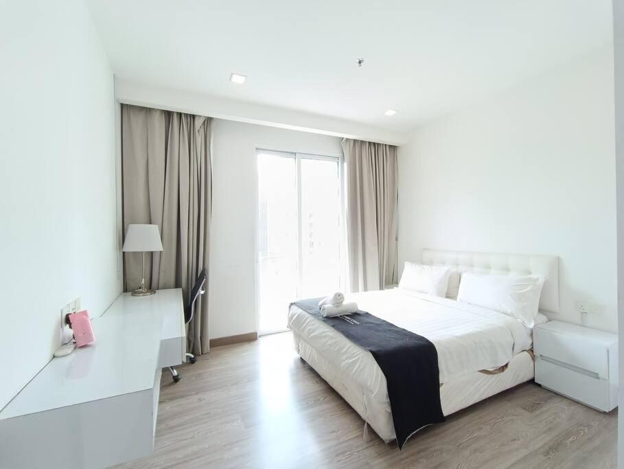 RM23a1 Bukit Bintang 2 Bedroom Infinity Pool View