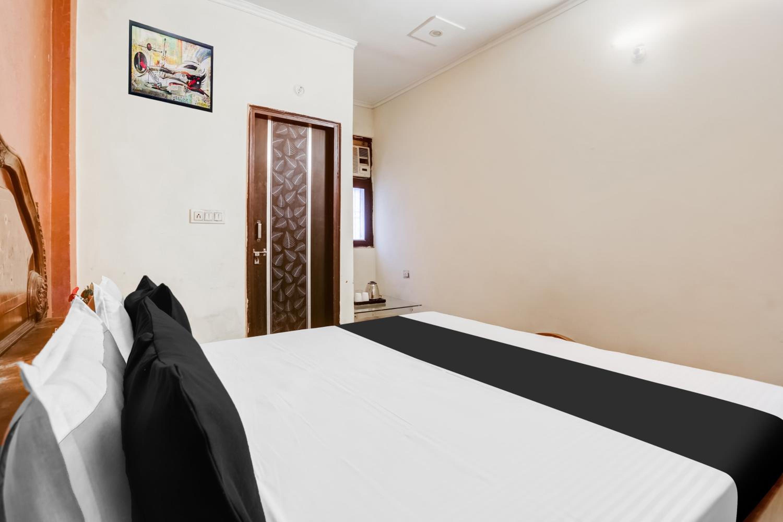 Hotel O Grand Galaxy Inn view 3